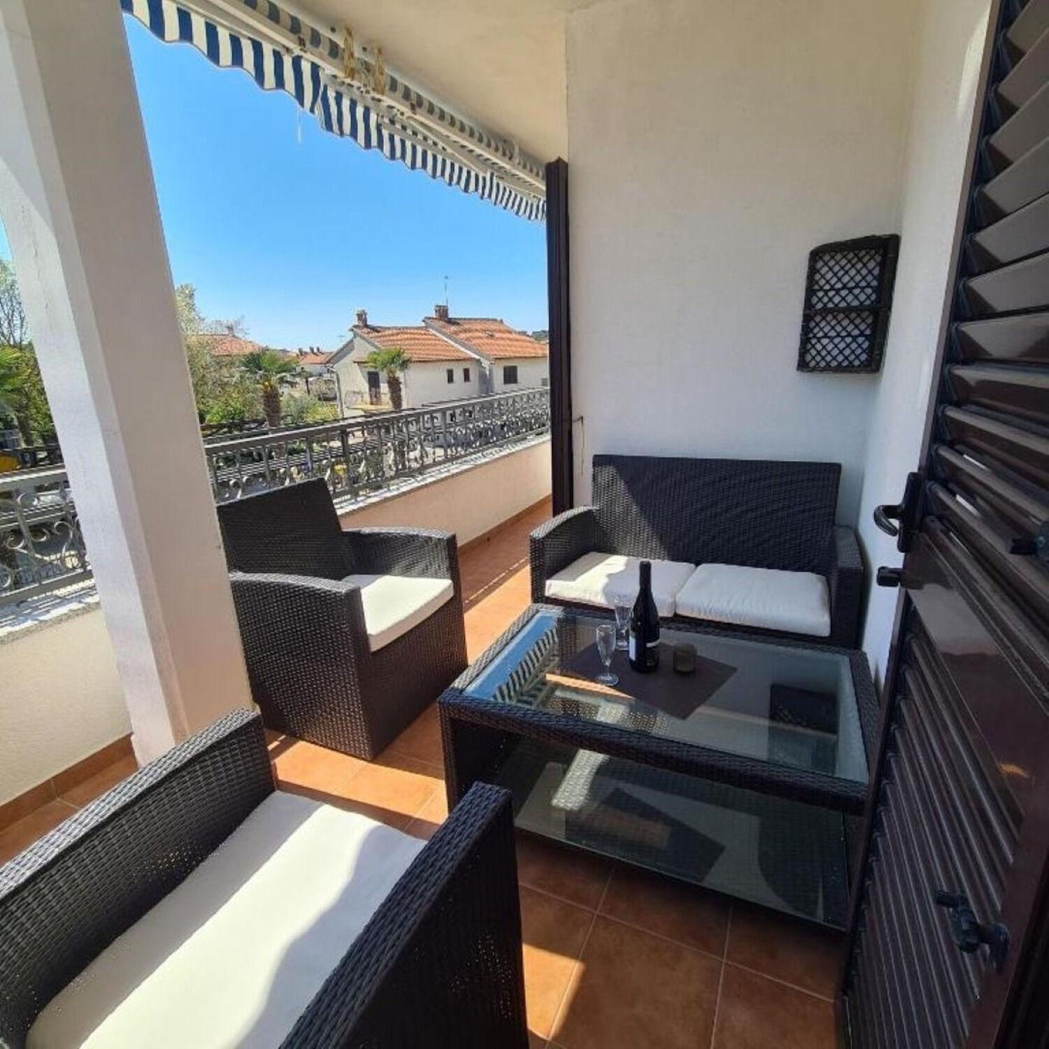 Apartments Berto - 500M To The Beach Rovinj Bagian luar foto