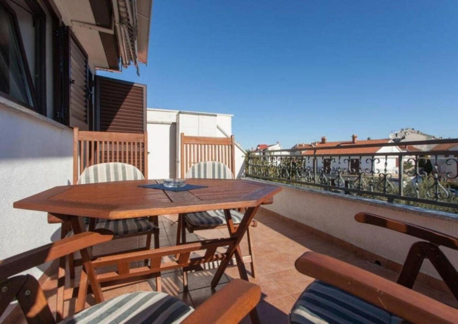 Apartments Berto - 500M To The Beach Rovinj Bagian luar foto